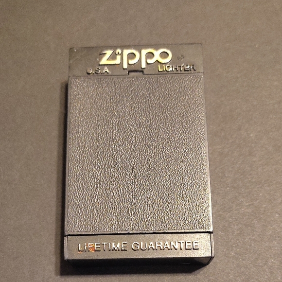 Vintage Zippo Gold Camel Lighter with Intricate Design & Case - Picture 4 of 4